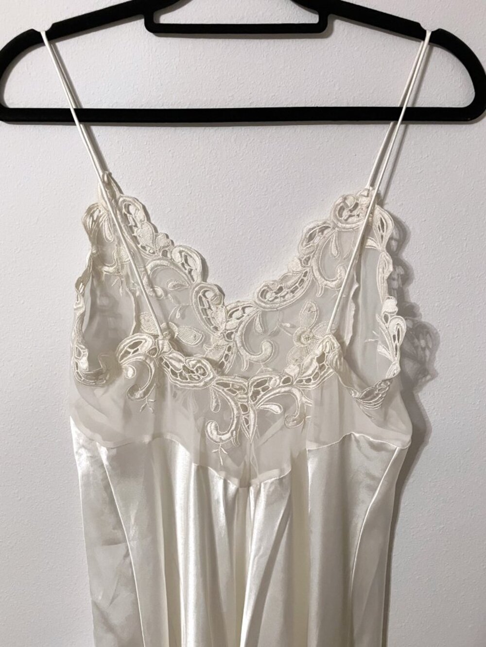 Victoria Secret, Vintage Gold Label Long Lace Slip Dress, White | Size Medium - Picture 7 of 9